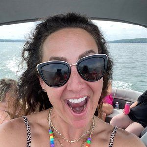 Meet your Posher, Vanessa